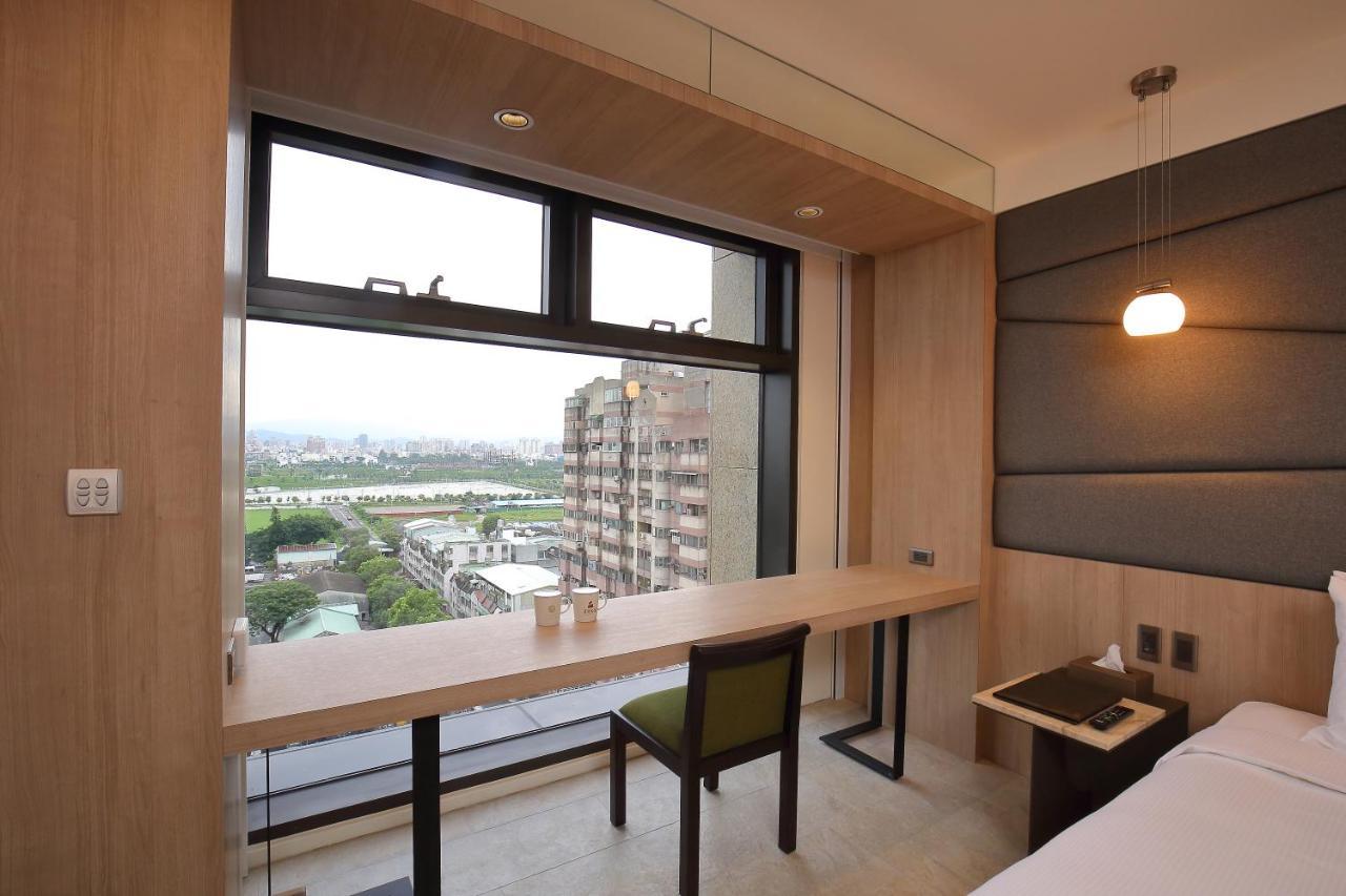 Kloud Hotel Тайджун Екстериор снимка