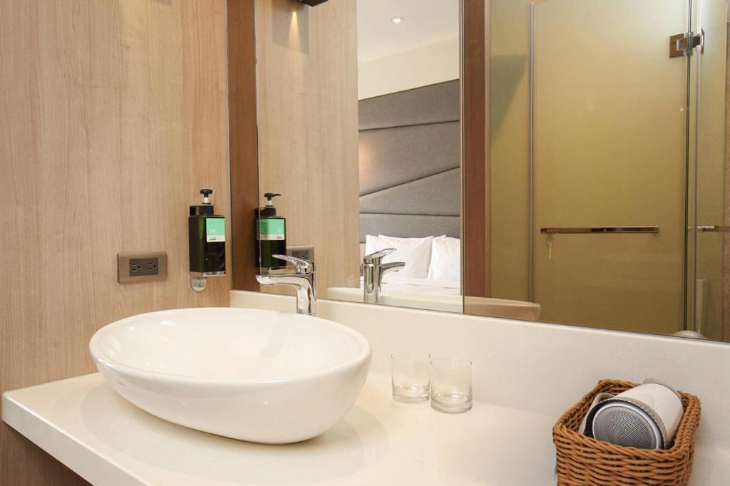 Kloud Hotel Тайджун Екстериор снимка