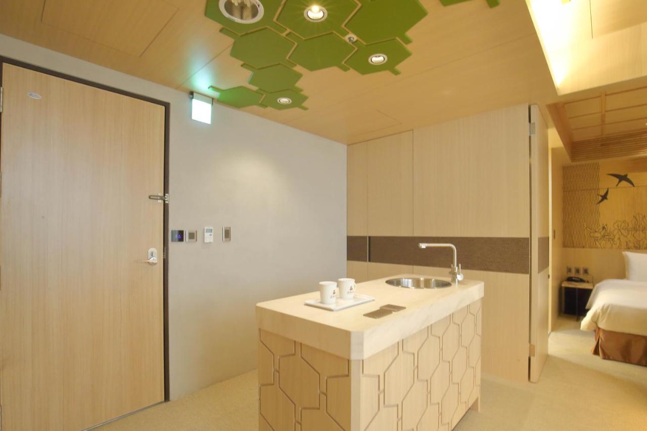 Kloud Hotel Тайджун Екстериор снимка