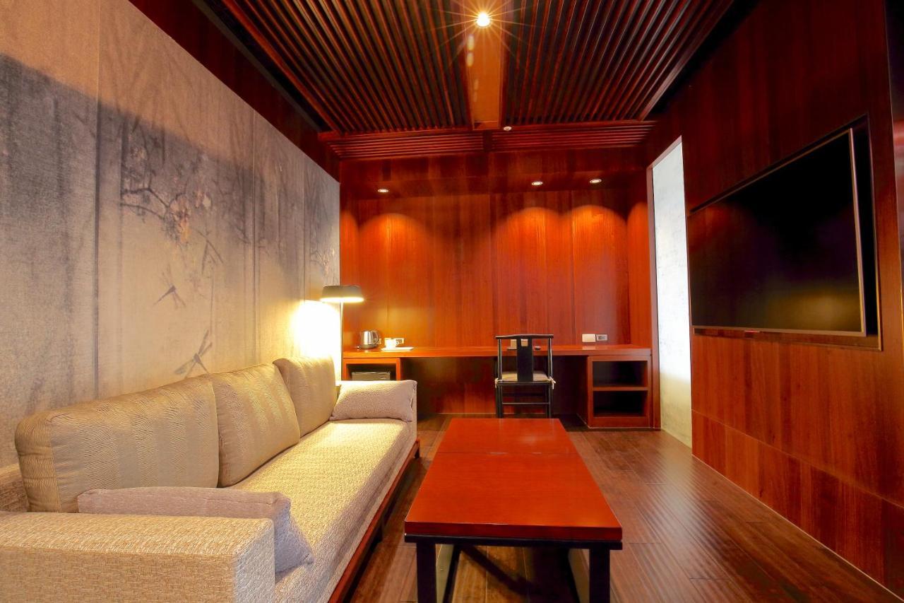Kloud Hotel Тайджун Екстериор снимка